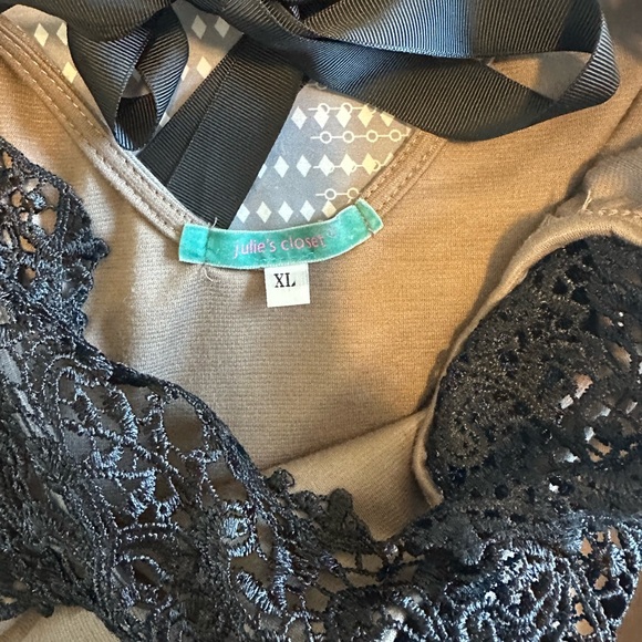 Julie's Closet Black Lace Brown Peplum Blouse - Picture 3 of 3